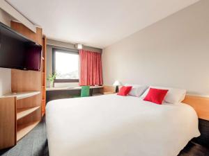 Hotels ibis Lourdes Centre Gare : photos des chambres