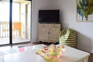 Newly Renovated Beach Club Villa - Oceanmarsh Subdivision