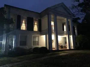 The Montgomery B&B - Cedar Bluff