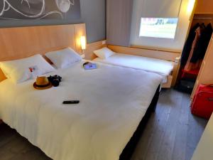 Hotels ibis Les Herbiers : Chambre Standard avec 1 Lit Double et 1 Lit Simple