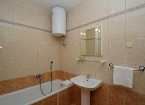 Three-Bedroom Apartment with Terrace and Sea View room in Apartments with a parking space Rabac Labin - 9652