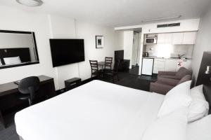 St Ives Motel Apartments
