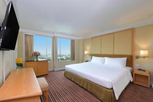 Senior Deluxe Room room in Miracle Grand Convention Hotel-SHA Certified