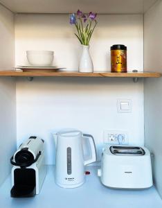 En-suite Iris on Rokova Street - 5 min Walk to the Old Town of Split