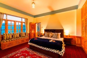 Zostel Homes Kotkhai, Shimla
