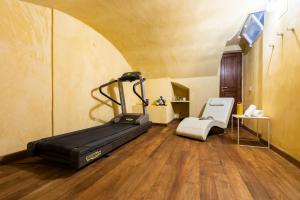 ROMAC Coronari with gym, sauna and garden