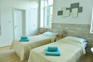 En-suite Rose on Rokova Street - 5 min Walk to the Old Town of Split