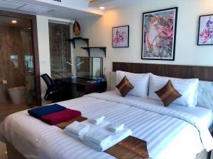 Luxury Business Suits in Grand Avenue by Pattaya City Estates