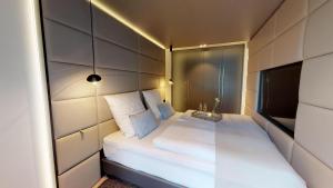 White Pearl Apartment 1.08