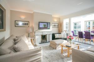 Georgian Square Apartments