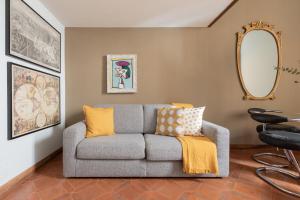 iFlat Pantheon Historic Two-Story Apartment