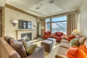 Riverfront Resort - 伊格尔