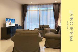 Stylish Condo Stunning Views