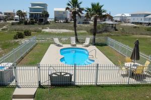 Three-Bedroom House room in Beach Time home