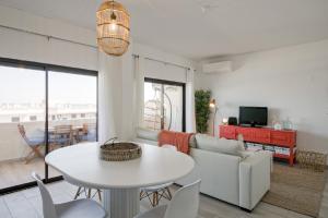 WOW SEA VIEW, 200mts to BEACH & 10 min To DOWNTOWN