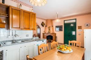 Red house near the sandy beach, parking & wi-fi