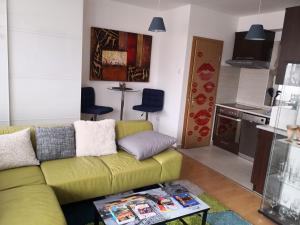 1,5 szobás lakás terasszal,közel a Széchenyi fürdőhöz