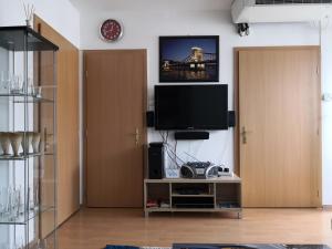 1,5 szobás lakás terasszal,közel a Széchenyi fürdőhöz