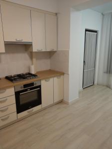 Новобудова по вул Коновальця 2