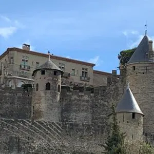 Jolie Vue Cité, aux pieds des remparts - Laure-Minervois