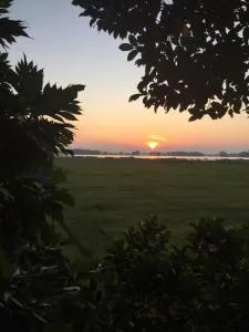 Lake side view cabana - Modakandiya