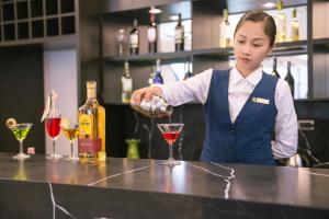 Western Skyline Hotel