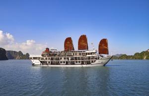 Alisa Cruise Halong