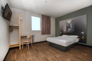 Hotels B&B HOTEL Montargis-Amilly : Chambre Double - Accessible aux Personnes à Mobilité Réduite 