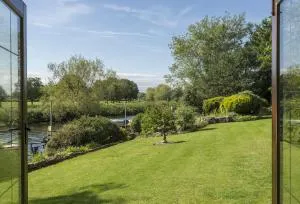 Riverside House - 索尔福普瑞尔