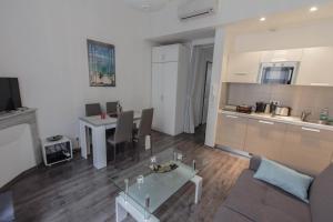 Appartements Coeur de Cannes - 5mn Croisette Palais - Terrasse et Parking : photos des chambres