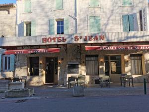 Hotels Le Saint Jean : photos des chambres