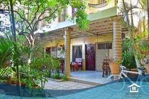 Hotel y Apartments Los Cisneros - Леон