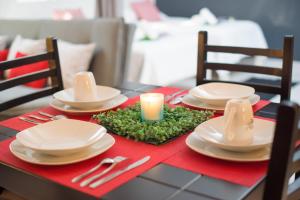 Htl & Suites Camino Real, ubicación, parking, facturamos