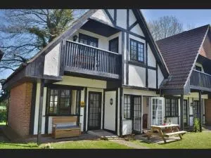 36 Tudor Court, Tolroy Manor - Leedstown