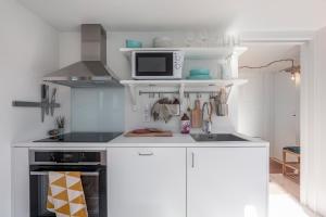 Sparkling newly built house close to city & nature