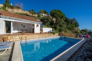 Villa Alpago Piscina Privada Vistas Mar Aire Acondicionado