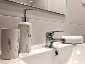 Cozy and Stylish Studio Apt just 800m from the beach - New on Booking!