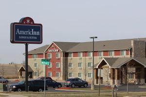 AmericInn by Wyndham Cedar Rapids Airport