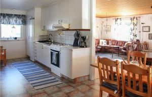 Amazing Home In Öxabäck