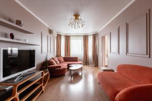 Two-Bedroom Apartment room in Alexhof on Troparevo