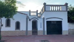 Las Rosas - bulnes 121 - Риоха