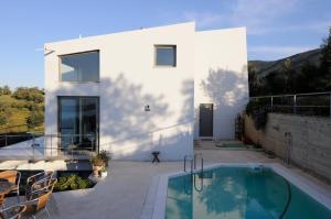 Villa with pool and view - Galatas, Poros Argolida Greece