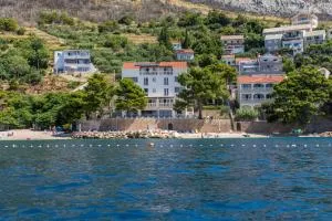 Apartments Villa Carica B&B - 麦米科