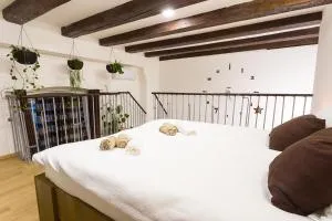 Sweet getaway apartment - central & parking - Vič