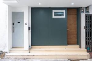 P1 Silom Pan large room full kitchen WIFI 4-6pax