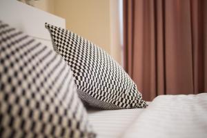 Syntegma studio next to Ermou street