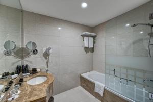 Studio Apartment room in Ghaya Grand Hotel & Apartments