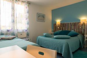 Hotels Logis Hotel Corintel Bordeaux Est : Chambre Triple