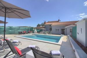 New villa Luna with private pool in Pula surrounded by greenery rented by WiiBuk