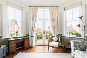 Warwick Victorian Apartment